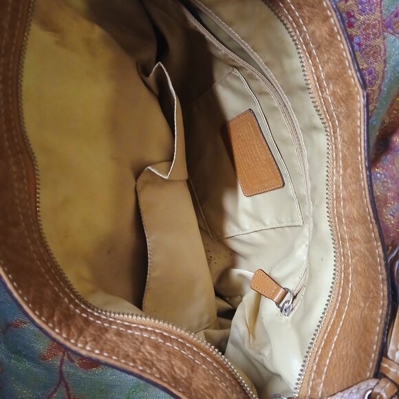 Coach hobo bag. Signature canvas with leather and silver detailing - Picture 4 of 9